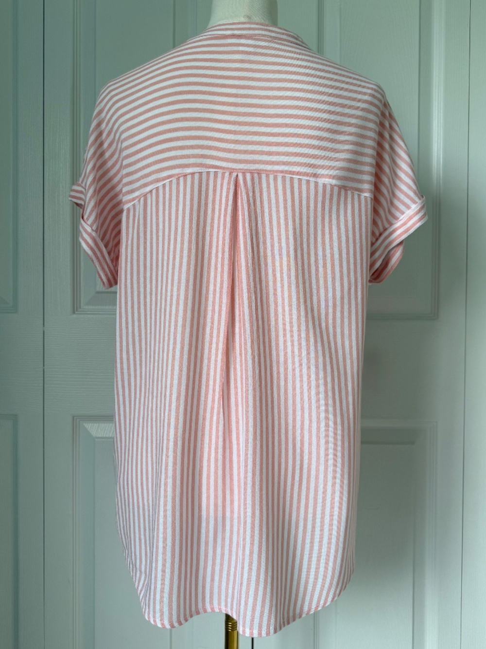 BEACH LUNCH LOUNGE | Pink & White Striped Short Sleeve Shirt Sz M - Picture 2 of 5